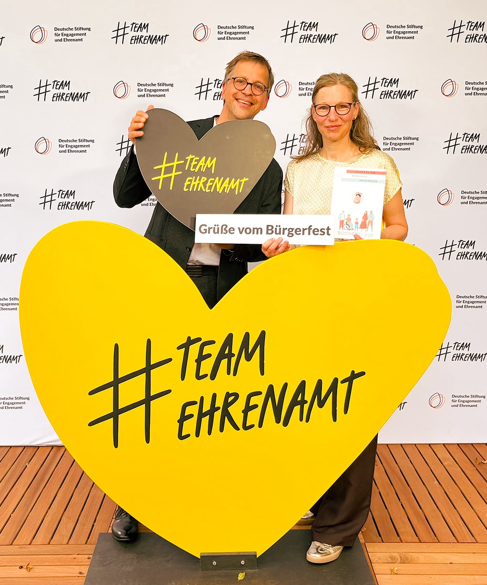 Team Ehrenamt zum Bürgerfest des Bundespräsidenten in Bonn, Nicole Hey und Dr. Patrick Westfeld als Vorstand des Förderverein Büdnerei 202 • Museum Hedwig Symanzik e.V.